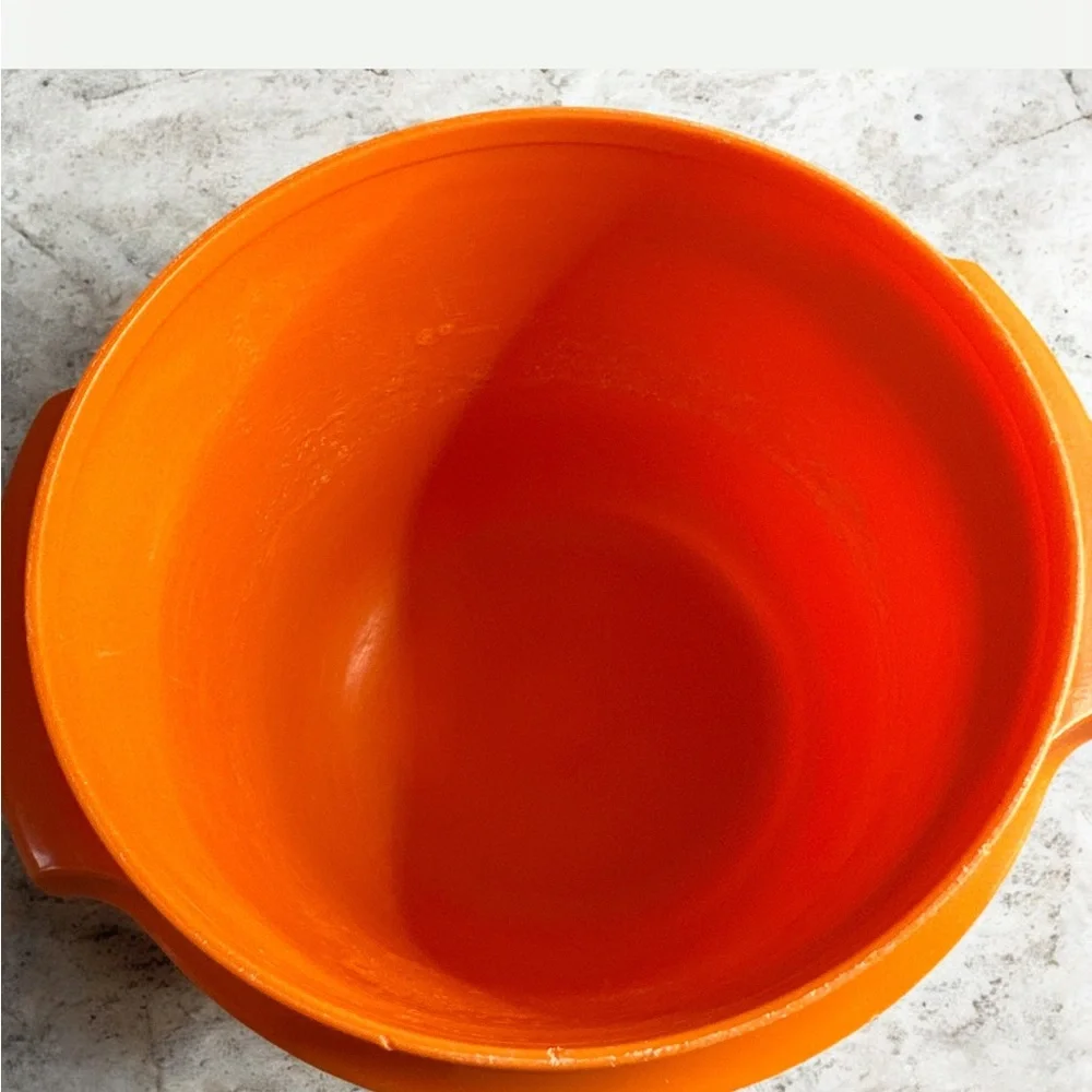 Vintage Tupperware servalier bowl orange with lid holds 2 cups